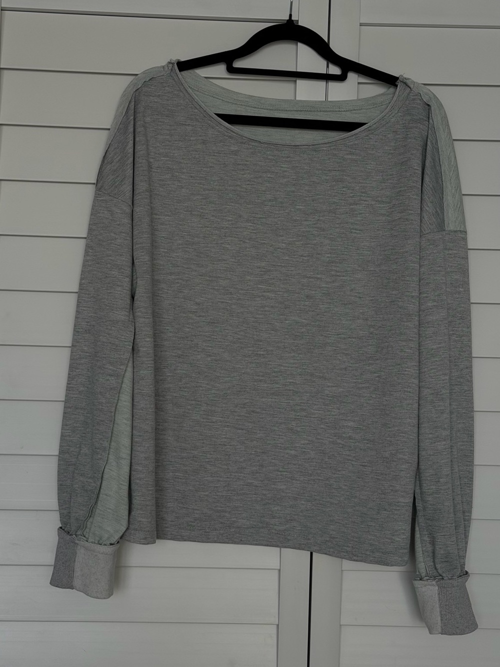 Women's Grey Long Sleeve Pullover Top